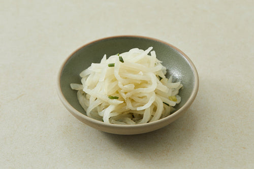 Koreanischer Rettichsalat – Mu Namul (무나물)