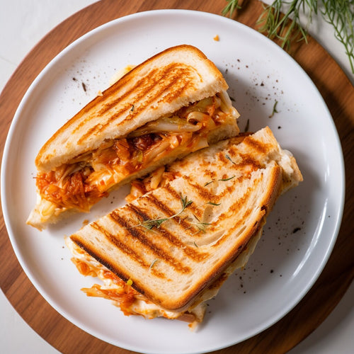 Koreanisches Kimchi Käse Toastie – Kimchi Grilled Cheese (김치 그릴치즈)