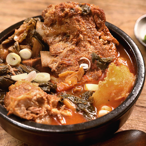 Koreanische Ochsenknochensuppe / Koreanischer Katereintopf – Ppyeo-haejangguk (뼈해장국)