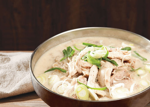 Hühner-Nudelsuppe nach koreanischer Art - Dak-kalguksu (닭칼국수)