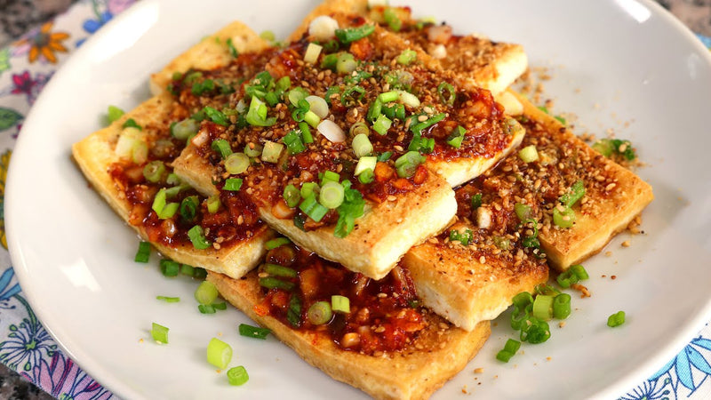 Koreanischer gebratener Tofu mit scharfer Sauce – Dububuchim-yangnyeomjang (두부부침양념장) – Koreanisches Rezept von SONAMU