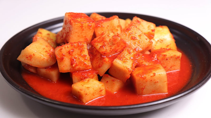 Rettich Kimchi - kkakdugi (깍두기) – Koreanisches Rezept von SONAMU
